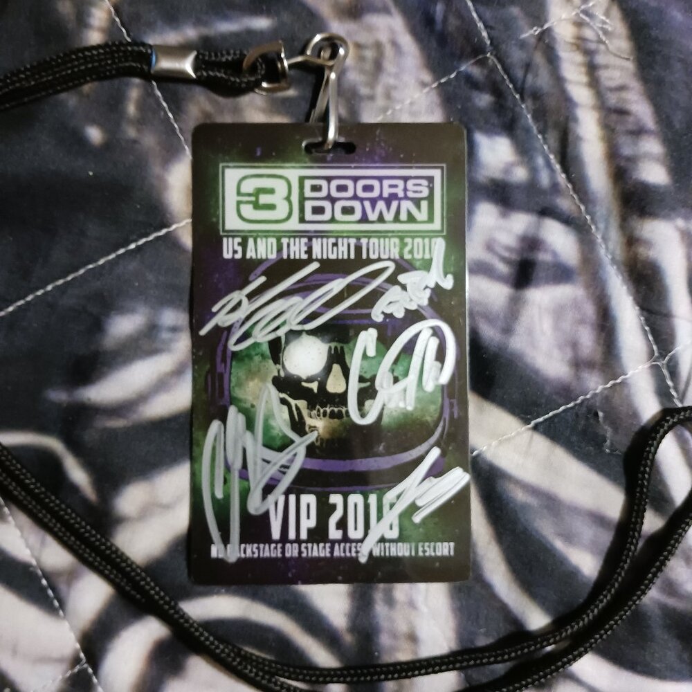 Authentic Signed 3 Doors Down 2016 Backstage Pass